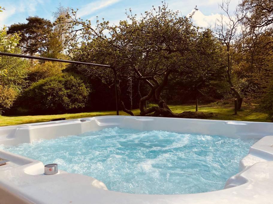 Forestry Cottage. Hot Tub, Open Fire, Dog Friendly Gaywood Dış mekan fotoğraf